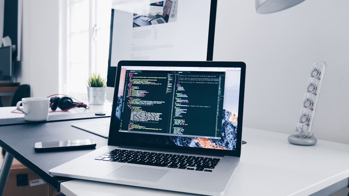 Laptop workspace — choosing the right Microsoft software